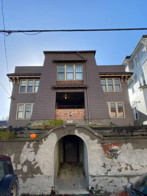 Historic Downtown Riverview Flat, No. 2 Astoria Eksteriør bilde